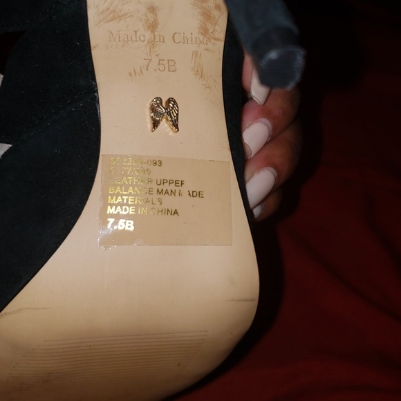 Victoria Secreat Heels - Picture 2 of 4